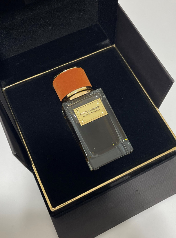 ادکلن دولچه گابانا ولوت اکسوتیک لیدر DOLCE & GABBANA - Velvet Exotic Leather زنانه مردانه