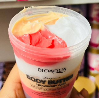 کره بدن مرطوب کننده و مغذی کیک توت فرنگی از برند BIOAQUA